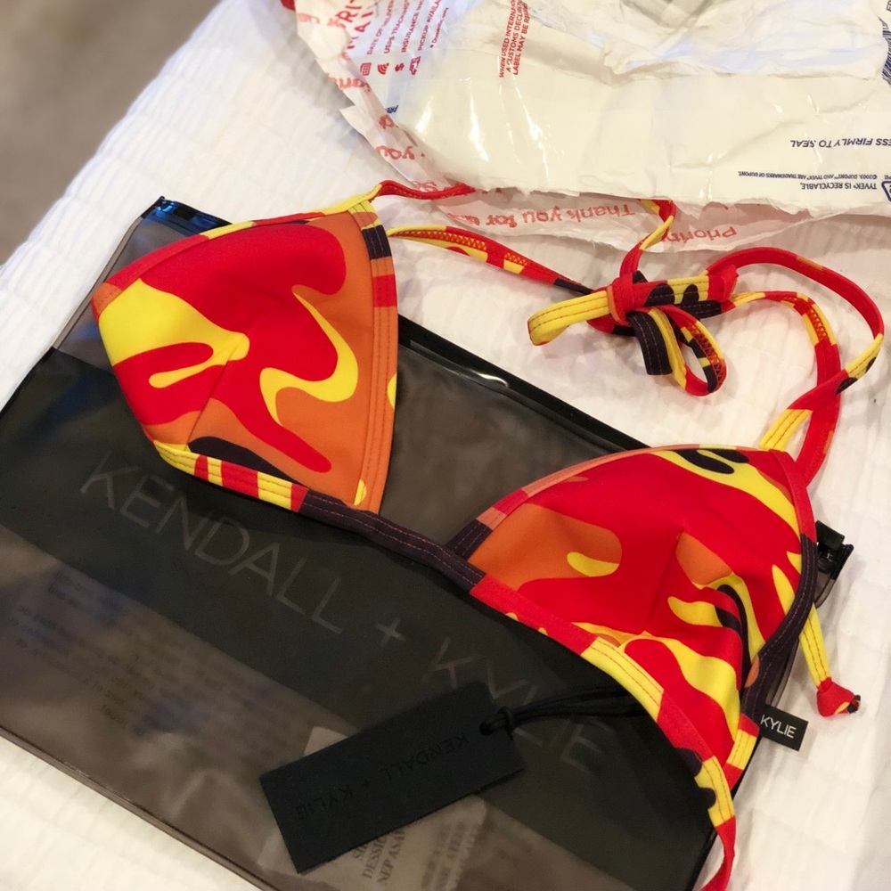 Kendall & Kylie swimsuit top